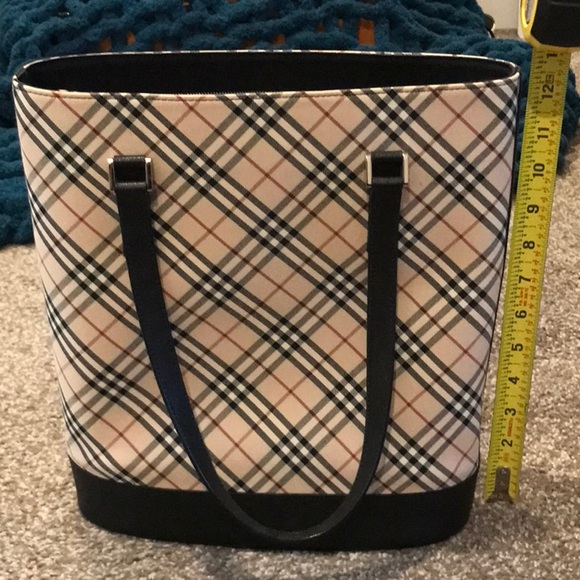 Burberry Nova Check Bucket Shoulder Bag - Picture 7 of 10